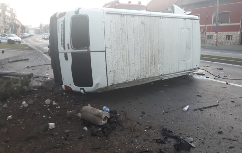Două persoane au murit într-un grav accident auto, lângă gara din Târgu Mureş (FOTO)