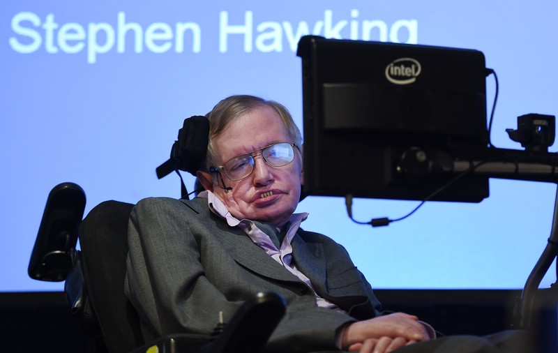 Asistenta medicală care a avut grijă de Stephen Hawking a fost suspendată. Femeia este acuzată de abateri grave