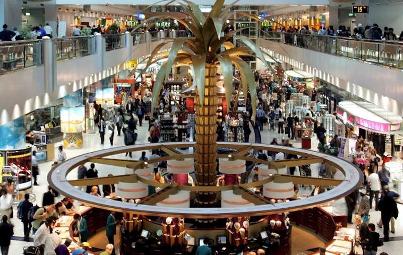 Se plimbau cu avionul ca să fure din duty-free