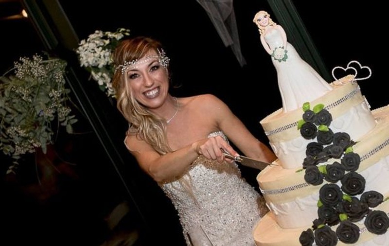 O femeie din Italia s-a căsătorit cu ea însăși