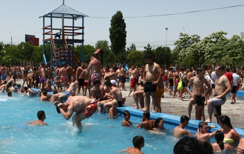 Iată ce boli poţi lua din apa de la ştranduri 
