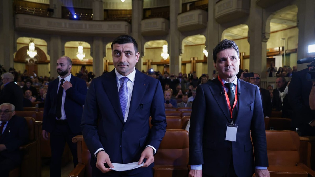 Nicușor Dan si Simion la Congresul BNS