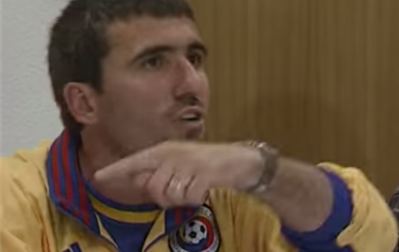 Hagi s-a certat cu jurnaliştii, în 1998: ”Nu strâmba mustața, merităm statuie!” / VIDEO