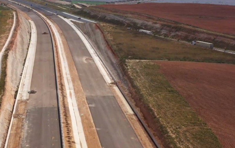 Spania construiește o „superautostradă” din cenușă de hârtie, în loc de ciment