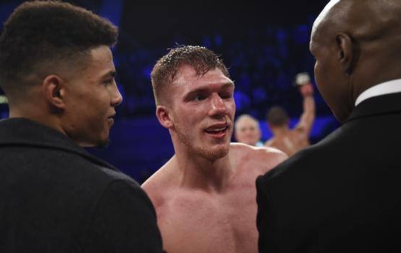 Moment teribil în ringul de box! Un sportiv este în comă, la spital! Adversarul a făcut scandal / VIDEO