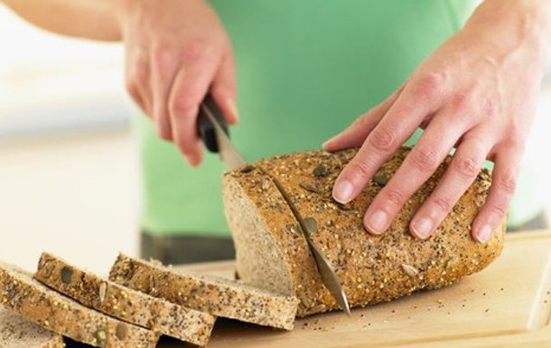 Pâinea îngraşă? Vezi de ce nu e sănătos să mănânci cereale!