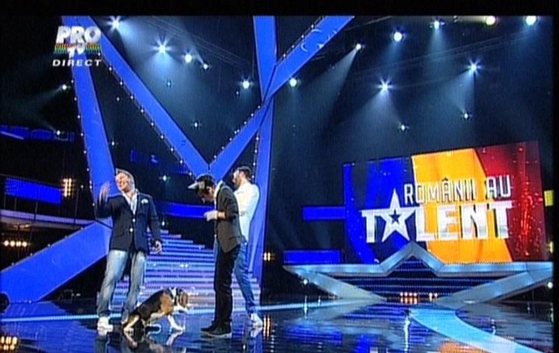Uite ce salut i-a pregătit Bailey lui Mihai Petre, la "Românii au talent"