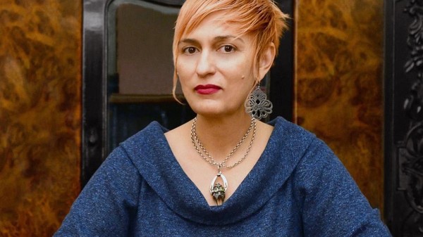 Ionela Neagoe, directoarea Colegiului Național „Gheorghe Lazăr” din București, consideră că un director de școală ar trebui să aibă libertatea de a angaja el însuși profesorii, și nu inspectoratul. Doar așa va fi garantată calitatea actului predării. Foto: Facebook
