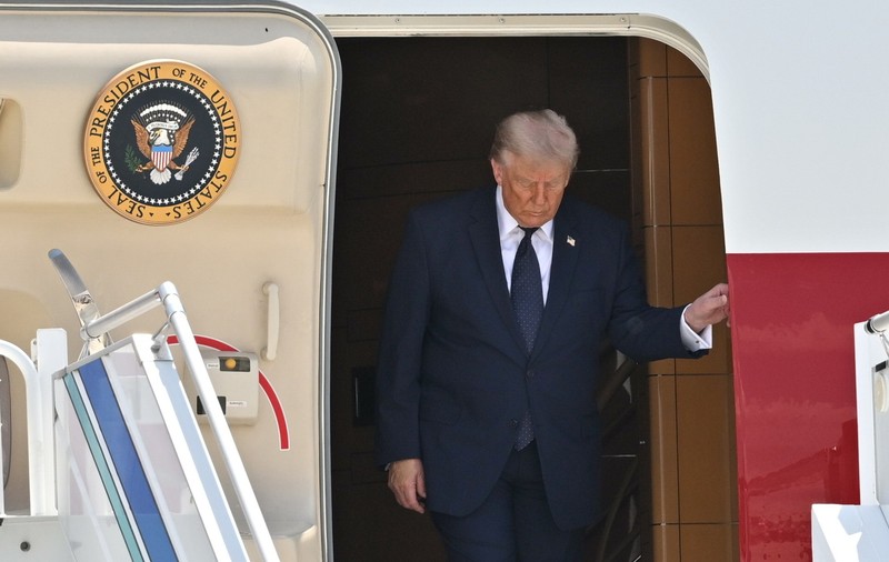 Jurnaliştii care au dezvăluit vulnerabilităţile noului avion Air Force One sunt citați în instanță. „O încercare de a împiedica publicul să afle ce se întâmplă în ţara lor”