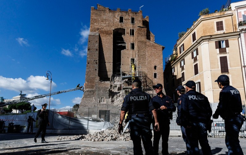 De câte ori s-a mai prăbușit turnul Torre dei Conti din Roma