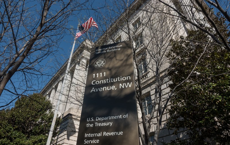 Cum a ajuns unul dintre cei mai puternici oameni de afaceri din România de după Revoluție să fie amendat cu 2,7 milioane de dolari de Fiscul american pentru că nu și-a declarat conturile