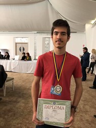 Vlad Oros a început chiar din clasa întâi să meargă la concursuri