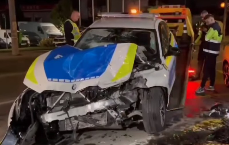 Mașină de poliție făcută armonică, după un accident lângă Pitești. 4 oameni au ajuns la spital, 3 au fost externați | VIDEO