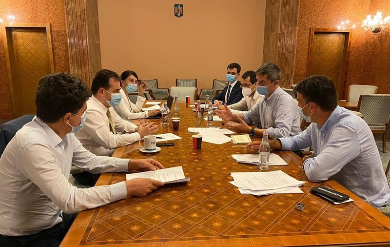 PNL și USR-PLUS au bătut palma pentru alegerile din București. Cum s-au împărțit cele șase primării de sector