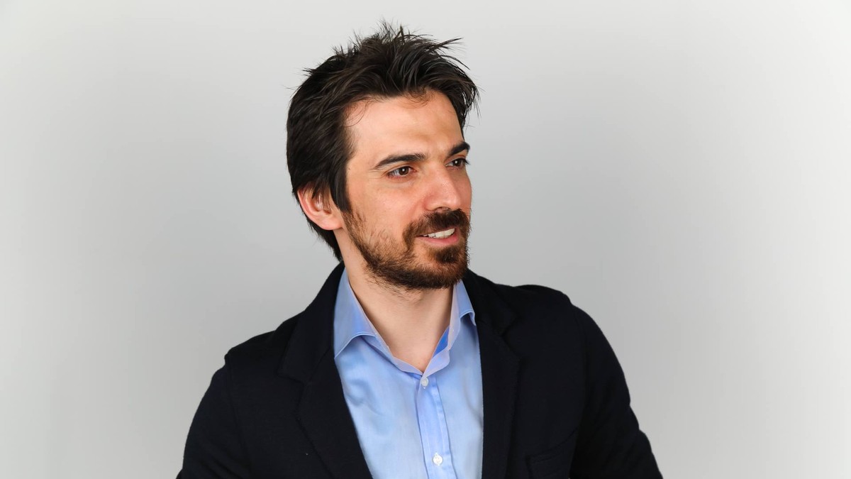 Cum a fost surprins Tuncay Ozturk de ziua lui de naștere. "Mi-aș dori să am mai multă intimitate și poate ceva mai mult de un prosop pe mine"