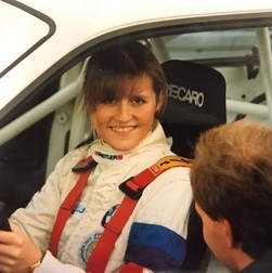 Sabine e singura femeie din lume care a câștigat cursa de 24 de ore de la Nurburgring. Foto: Facebook / Sabine Schmitz