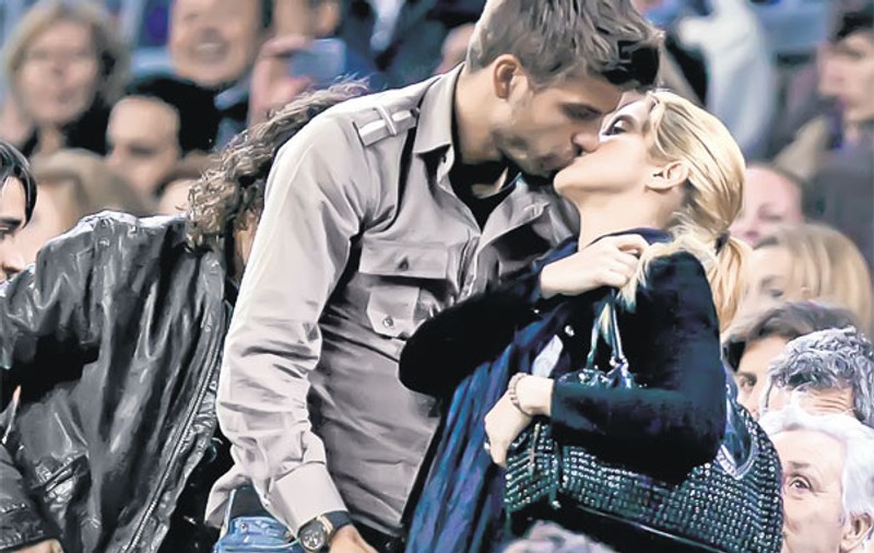 Piqué, gol la Shakira! Celebra cântăreaţă a rămas însărcinată cu fundaşul Spaniei