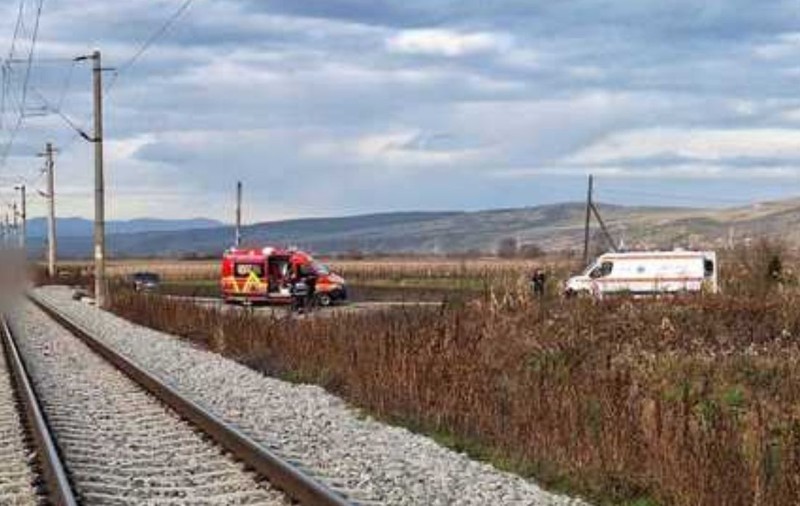 Doi muncitori au fost răniți grav de o bucată de șină, în timp ce lucrau pe un șantier feroviar în județul Cluj