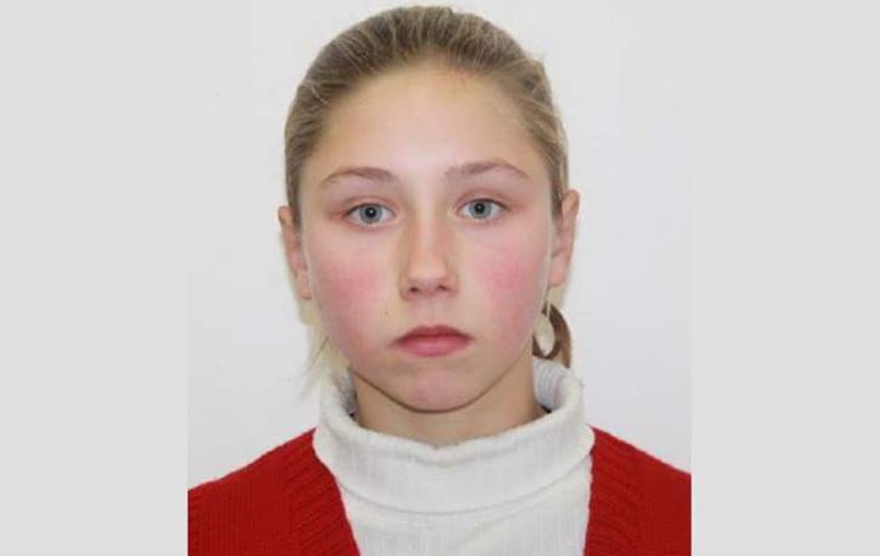 O fată de 16 ani din Vaslui a dispărut fără urmă