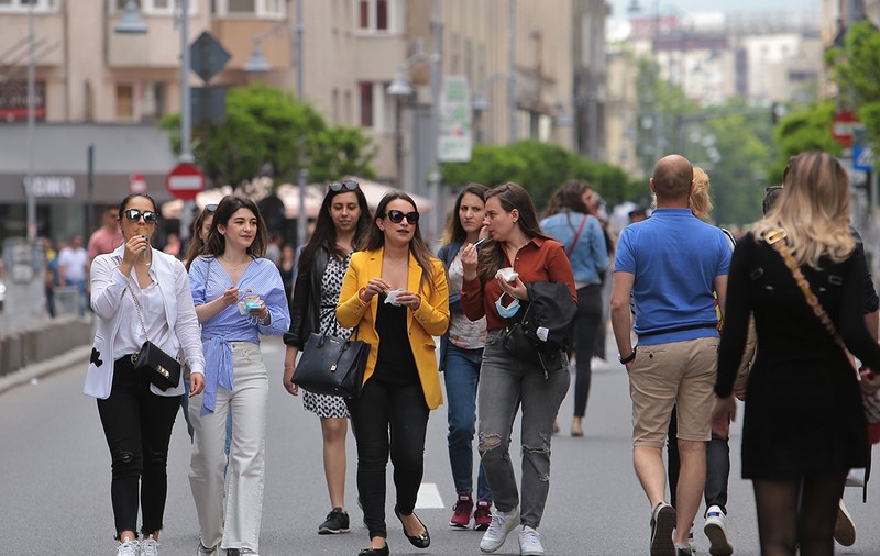 În timp ce PIB-ul a crescut cu 40%, din 2014 speranța de viață aproape a stagnat în România. Întrebările unui specialist