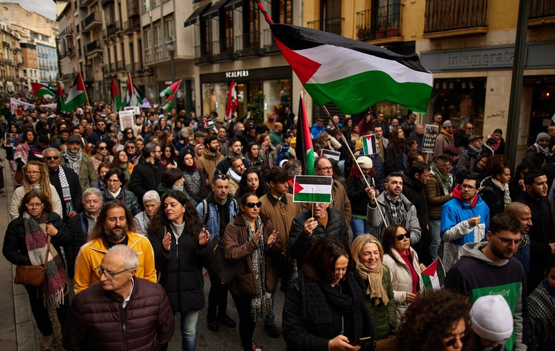 Peste 25.000 de oameni au ieșit pe străzile din Spania ca să manifesteze împotriva războiului din Gaza. „Opriţi genocidul” | VIDEO