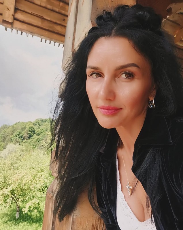 Cum arată Silvia Chifiriuc, soția lui Petre Roman, în prezent. Sunt căsătoriți de 16 ani