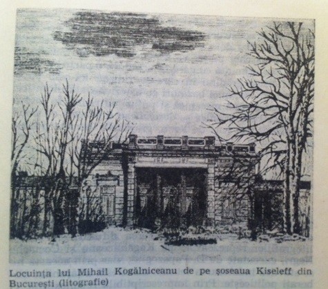 Fotografie-document din arhiva scriitorului Augustin Pop cu casa în care a locuit Mihail Kogălniceanu, clădire aflată pe locul hotelului Triumf
