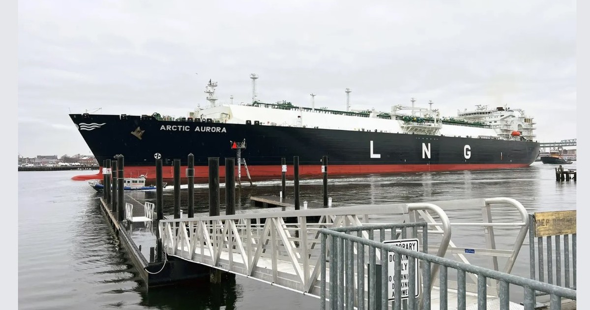 Tancul GNL Arctic Aurora, deținut de compania Dynagas Captură marinetraffic.com