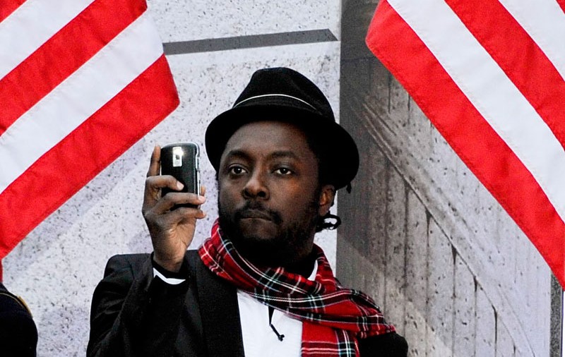 Will.i.am îi cere o slujbă preşedintelui Obama