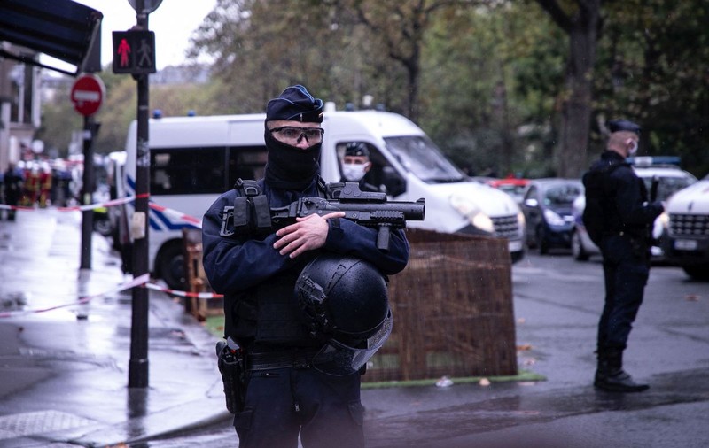 Paris: atac armat soldat cu un mort și un rănit, în fața unui spital