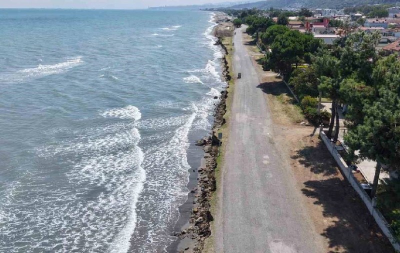 „Mai avem puțin și cădem în Marea Neagră!”. Eroziunea nu poate fi oprită, a ajuns la drum și amenință casele, la Samsun, în Turcia