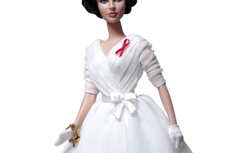A apărut păpuşa Barbie cu chipul lui Elizabeth Taylor! Vezi cât costă! | FOTO