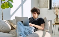 Aproape un sfert dintre tinerii români cu vârste între 18 și 24 de ani nu au un loc de muncă și nu urmează nicio formă de educație sau formare profesională.