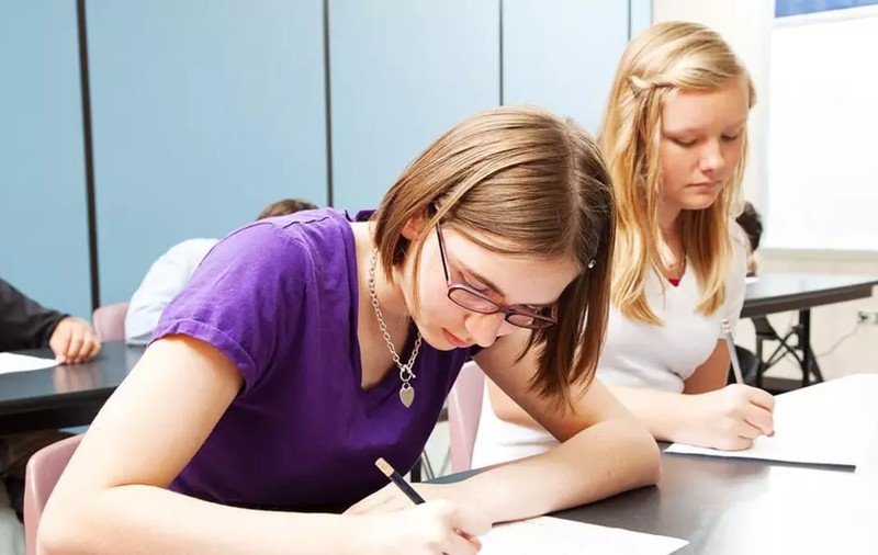 Rezultate simulare BAC 2024: Aproape 40% nu au luat nota 5 la română. Care e situația la matematică și istorie