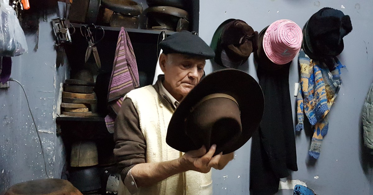 Cel mai bătrân pălărier din București are 88 de ani