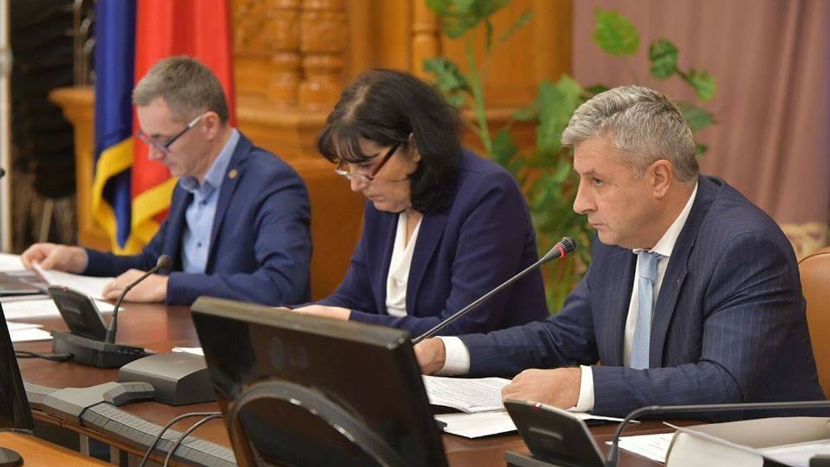 Se reiau discuțiile în Parlament pe legile justiției