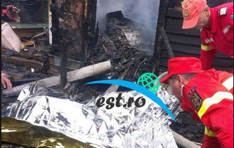 Incendiu la un fost dispensar din Vaslui. Pompierii au găsit un cadavru în interior