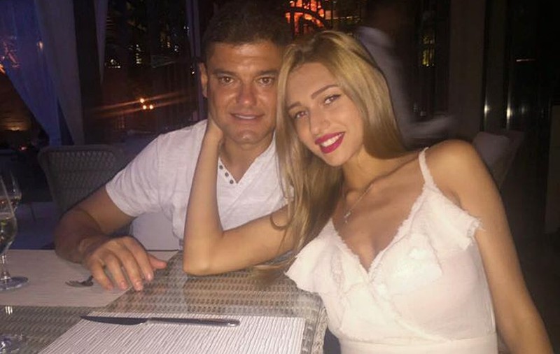Iubita lui Cristian Boureanu, vizită fulger în arest. Laura Dincă i-a dus mâncare fostului politician