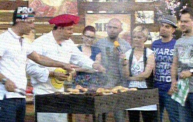 Dezastru în bucătărie! Cătălin Măruță nu știe să facă nici măcar mici la grătar