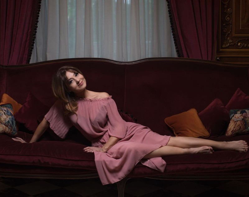 EXCLUSIV/ Oana Sîrbu împlinește 50 de ani. “Mătușa mea de 92 de ani mi-a făcut un tort de ciocolată”
