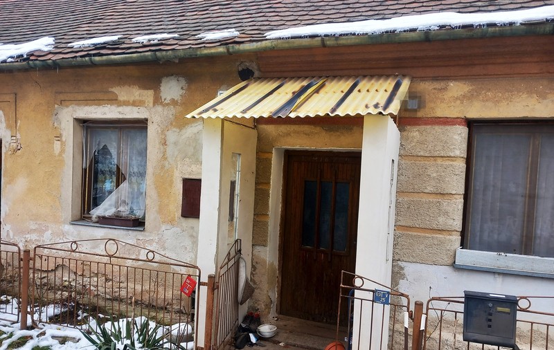 Cazul „Fritzl” în Cehia. O femeie a evadat din „camera de tortură”, unde era ținută de trei luni de un șofer de camion