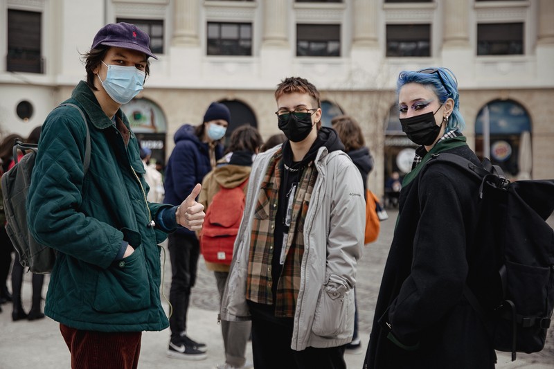 Damian (stânga) crede că feminismul este despre solidaritate