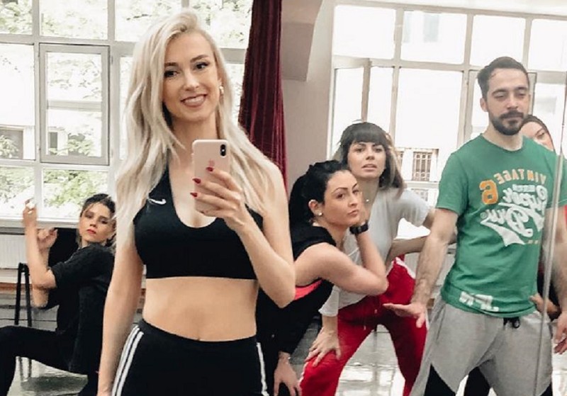 Andreea arată perfect, silueta e recuperată complet