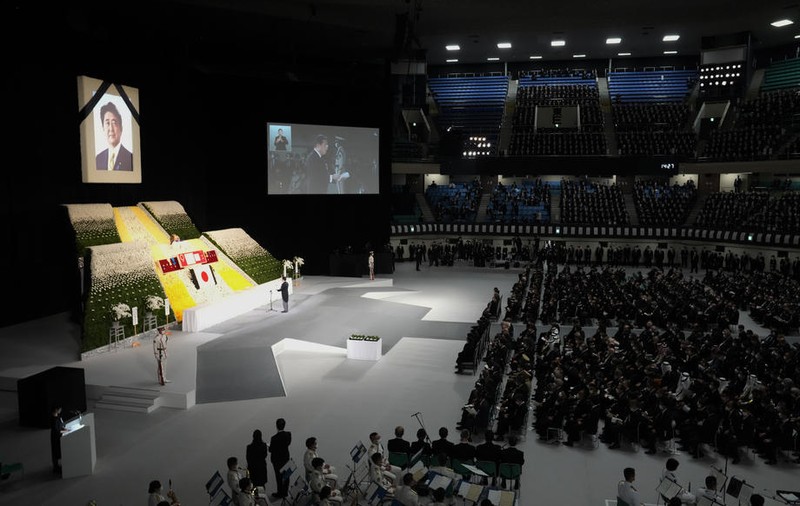 Funeralii de stat pentru fostul premier Shinzo Abe. Sute de oameni protestează pentru costurile ridicate ale ceremoniilor