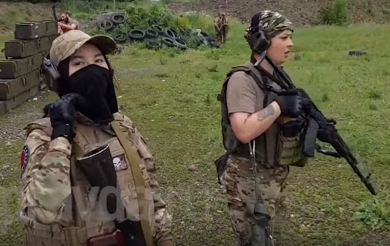 Rușii recrutează femei, ca să le facă lunetiste și operatoare de drone în prima linie, în Ucraina: „Să dovedim că nu sunt bune doar pentru supă și copii”