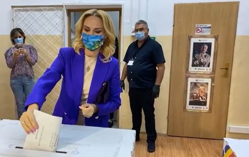 După ce a pierdut alegerile la București, Gabriela Firea este invitată acasă. Șeful PSD Bacău o vrea cap de listă la parlamentare