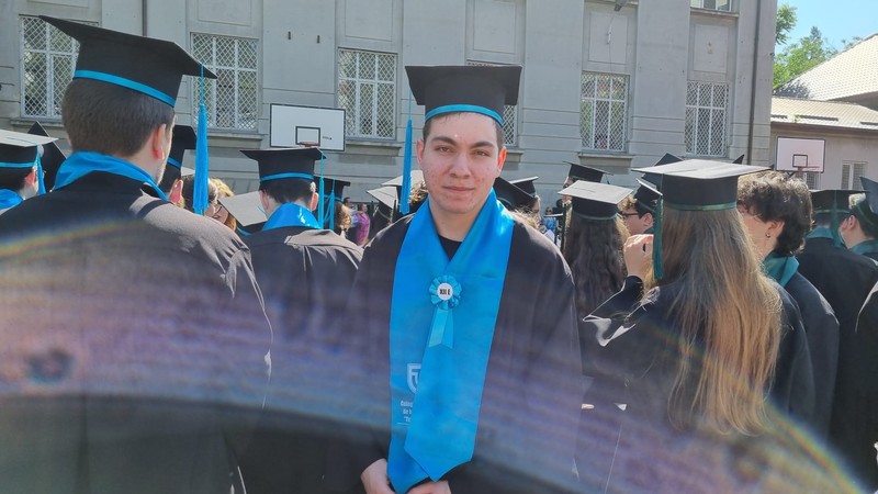Andrei Şerban Ionescu, la festivitate de absolvire a liceului. Foto: arhiva personală a familiei