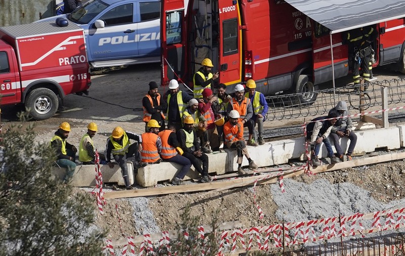 Mărturia unuia dintre românii scăpați cu viață de sub tavanul prăbușit pe un șantier din Florența. „Totul s-a prăbușit”