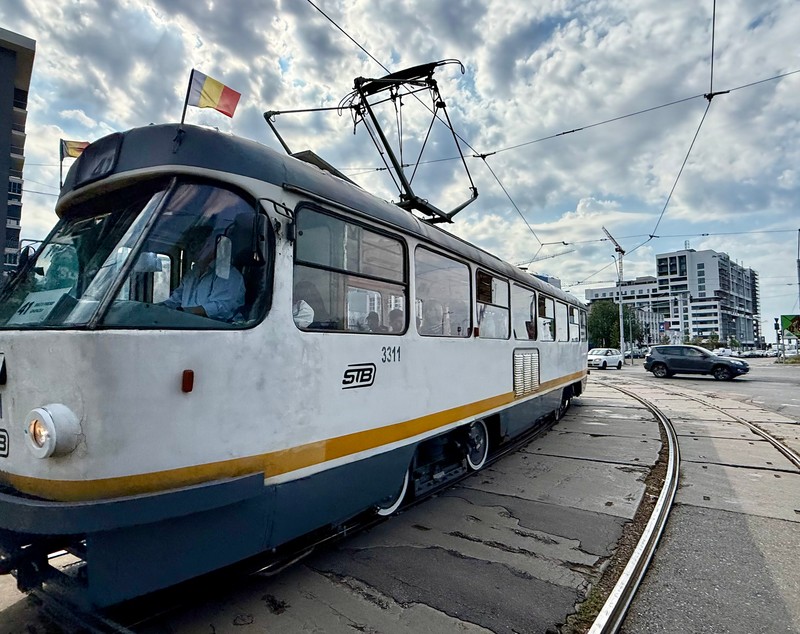 Am mers cu tramvaiul Tatra în drumul spre depou. După 53 de ani, garniturile își iau rămas-bun de la București