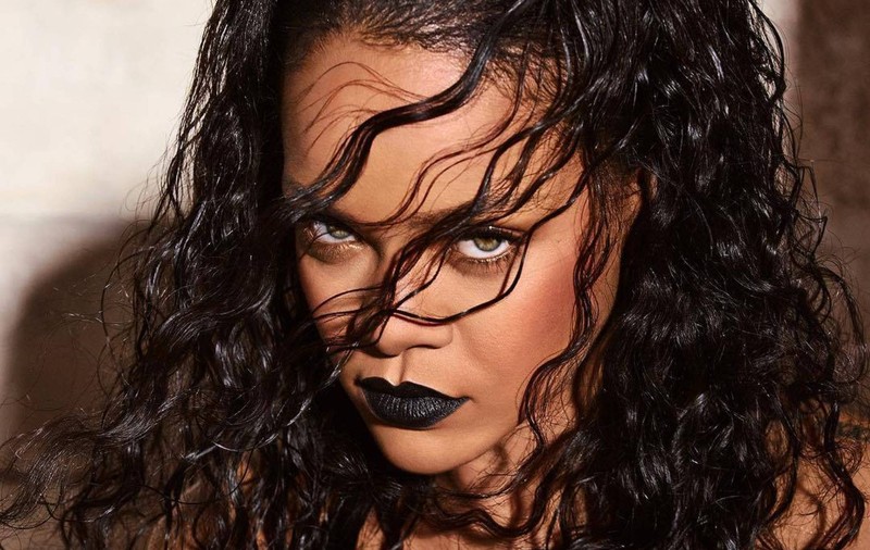 Rihanna, enervată la culme după ce un bărbat i-a luat o stridie din farfurie la restaurant